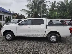 Nissan Navara 2017 White