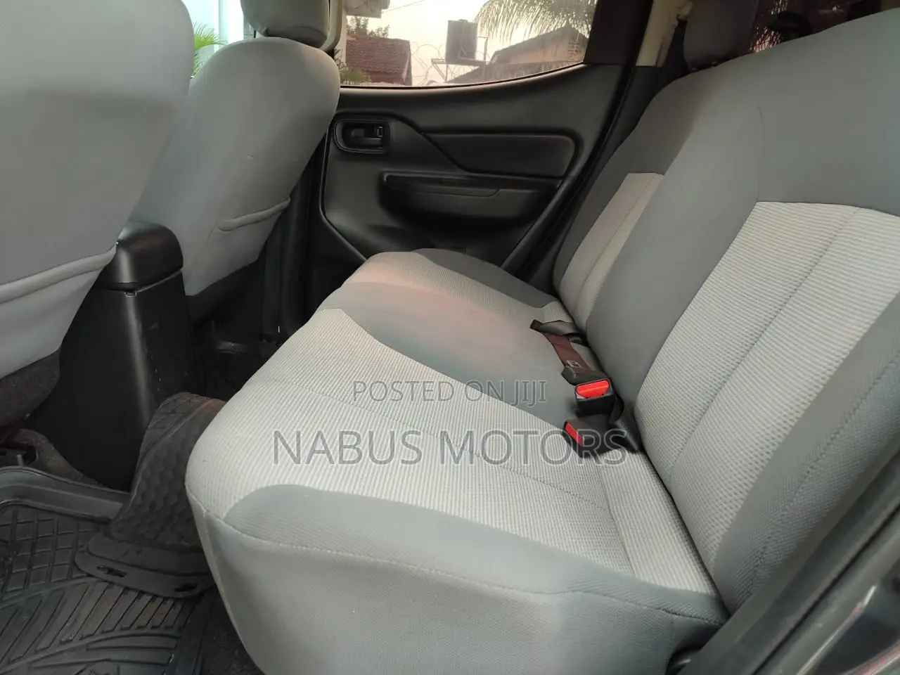 Mitsubishi L200 2024 Gray