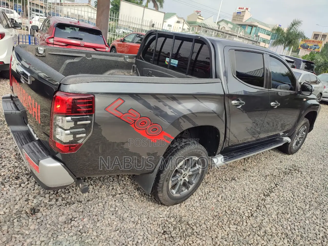 Mitsubishi L200 2024 Gray
