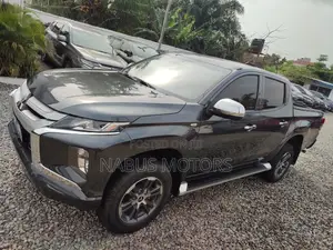 Mitsubishi L200 2024 Gray