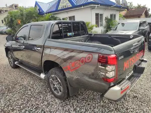 Mitsubishi L200 2024 Gray