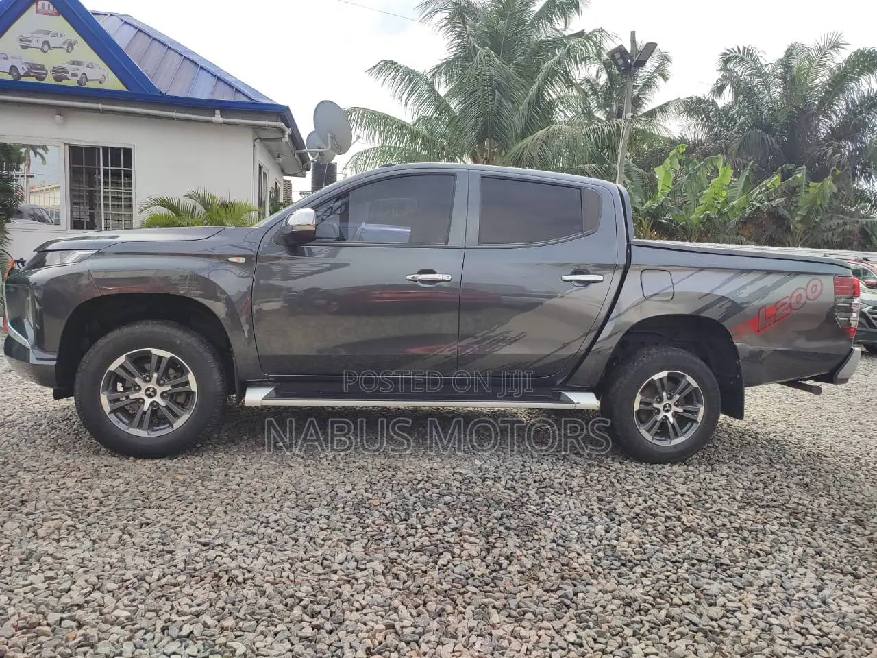 Mitsubishi L200 2024 Gray