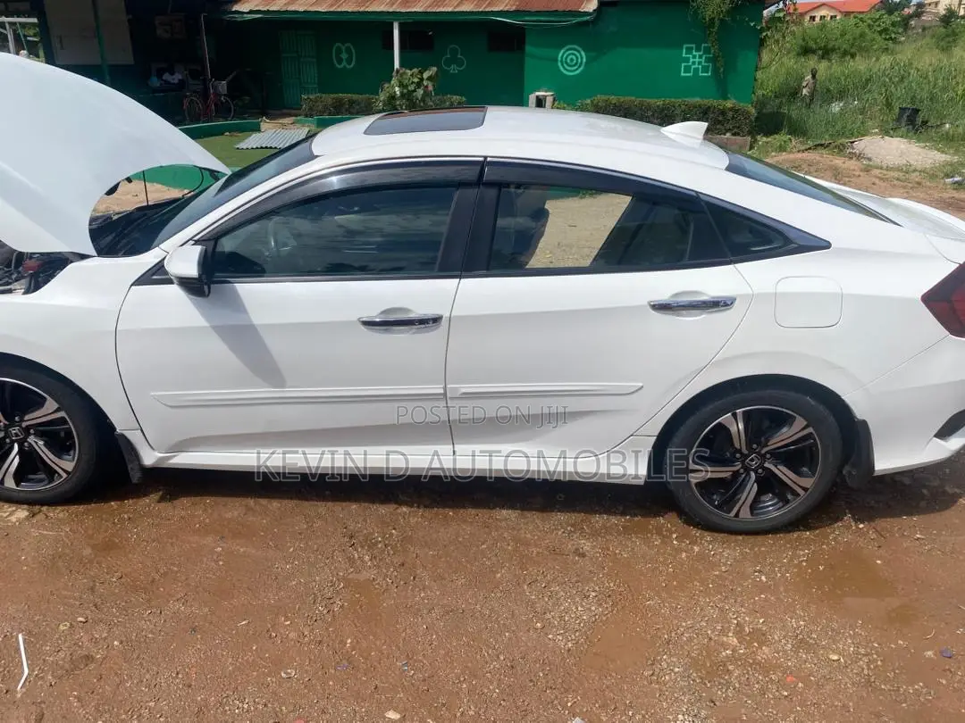 Honda Civic Touring 4dr Sedan (1.5L 4cyl) 2016 White