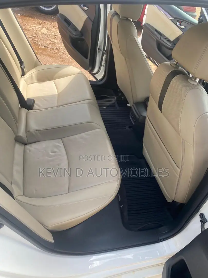 Honda Civic Touring 4dr Sedan (1.5L 4cyl) 2016 White