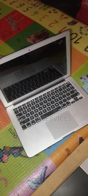 Laptop Apple MacBook Air 4GB Intel Core i5 SSD 256GB
