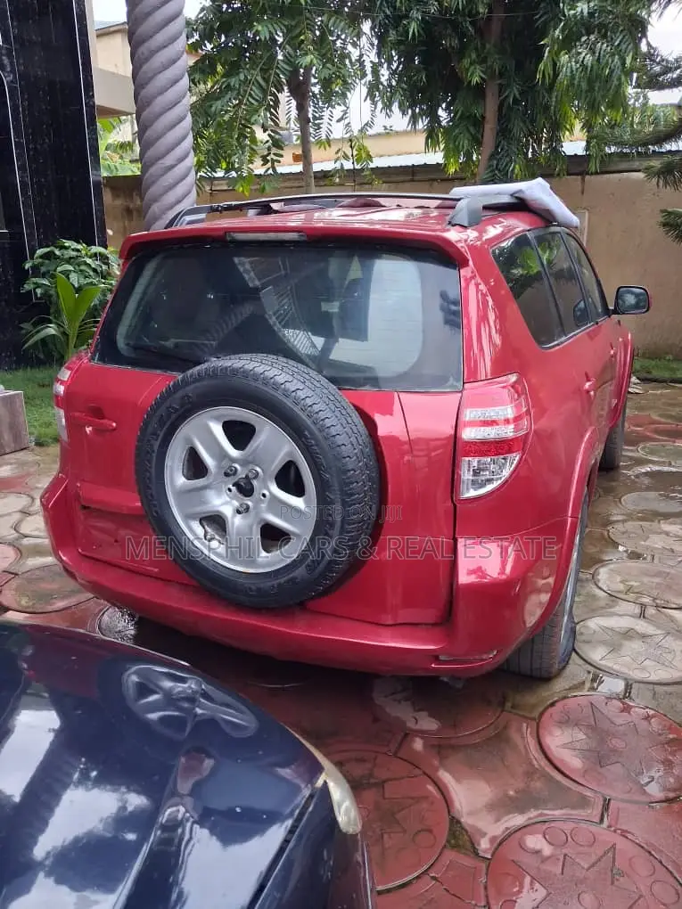 Toyota RAV4 2012 Red