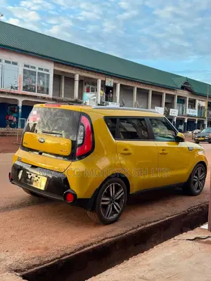 Kia Soul + 4dr Wagon (2.0L 4cyl 6A) 2015 Yellow