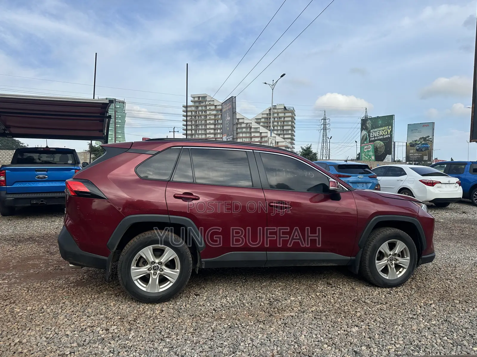 Toyota RAV4 XLE AWD 2023 Red