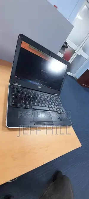Laptop Dell Latitude E7240 8GB Intel SSD 128GB