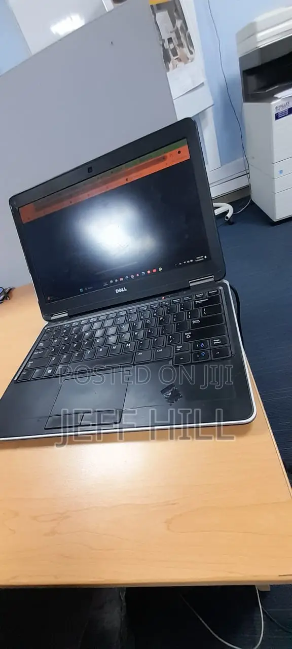 Laptop Dell Latitude E7240 8GB Intel SSD 128GB