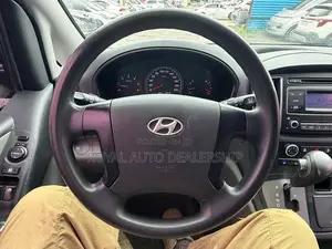 Hyundai Starex 2017 White
