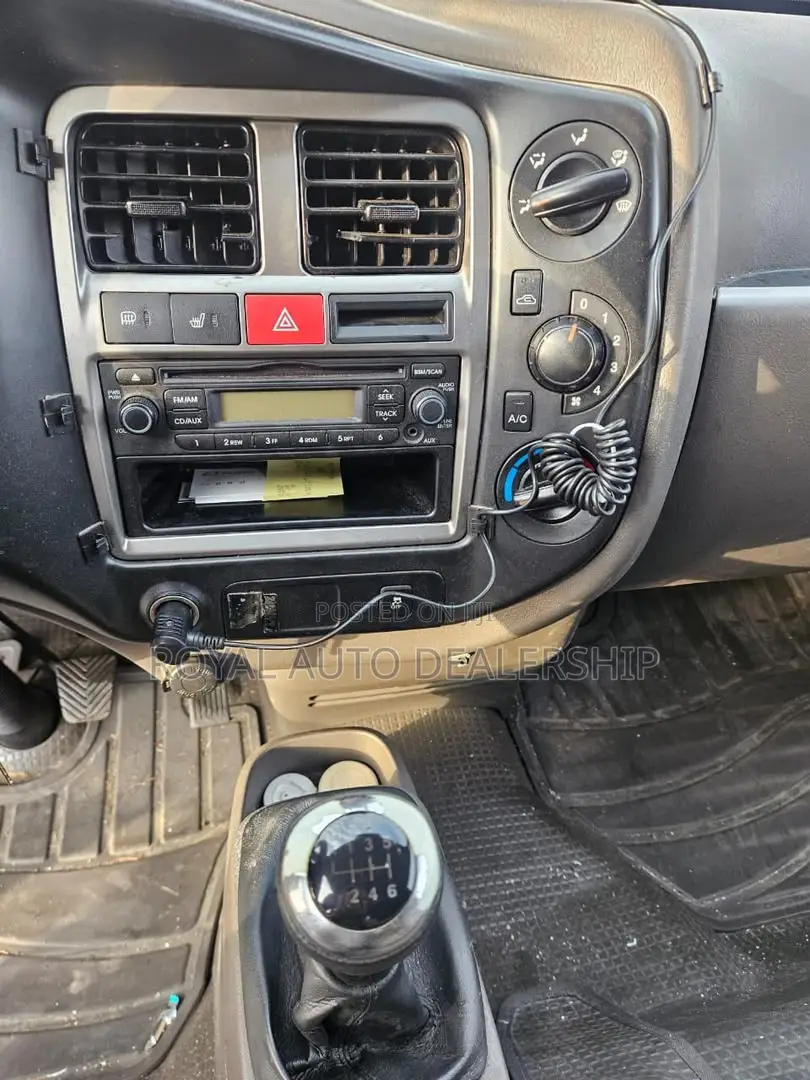 Hyundai Porter Wing Truck 2017