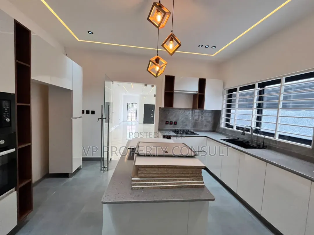 3bdrm House in Oyarifa Mall Area for sale