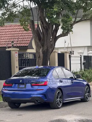 BMW 330i 2021 Blue