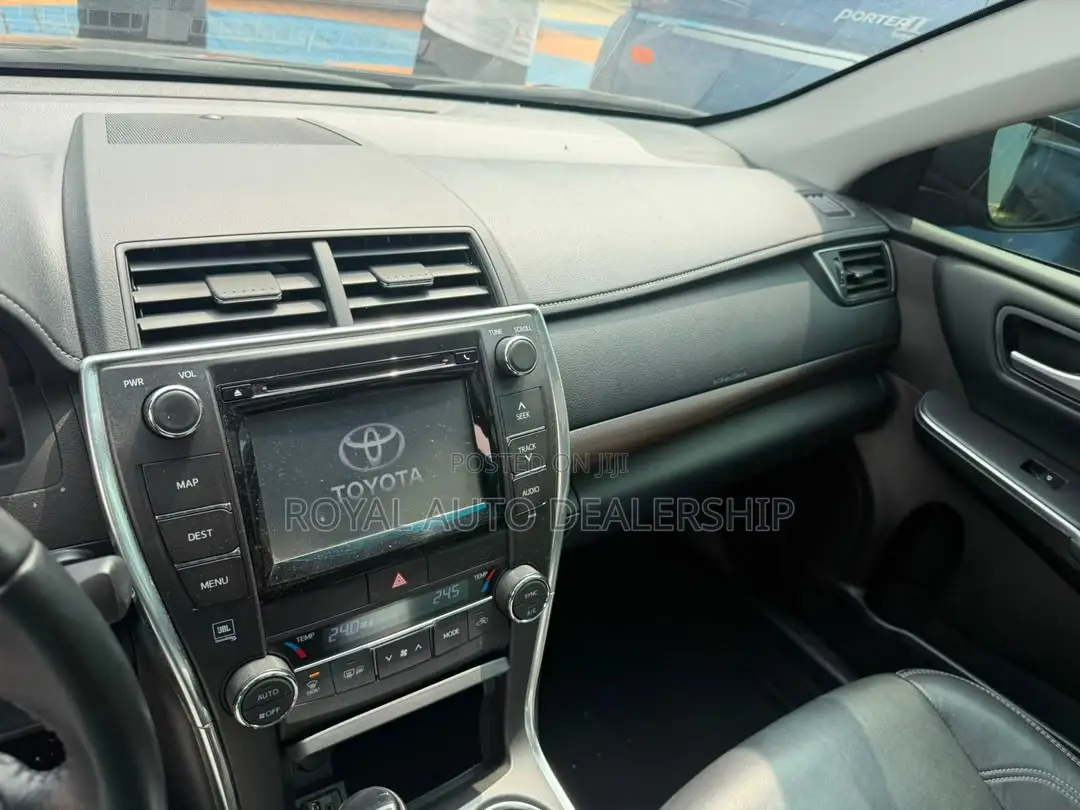Toyota Camry SE 4dr Sedan (2.5L 4cyl 6A) 2016 Black