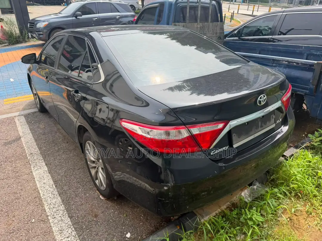 Toyota Camry SE 4dr Sedan (2.5L 4cyl 6A) 2016 Black