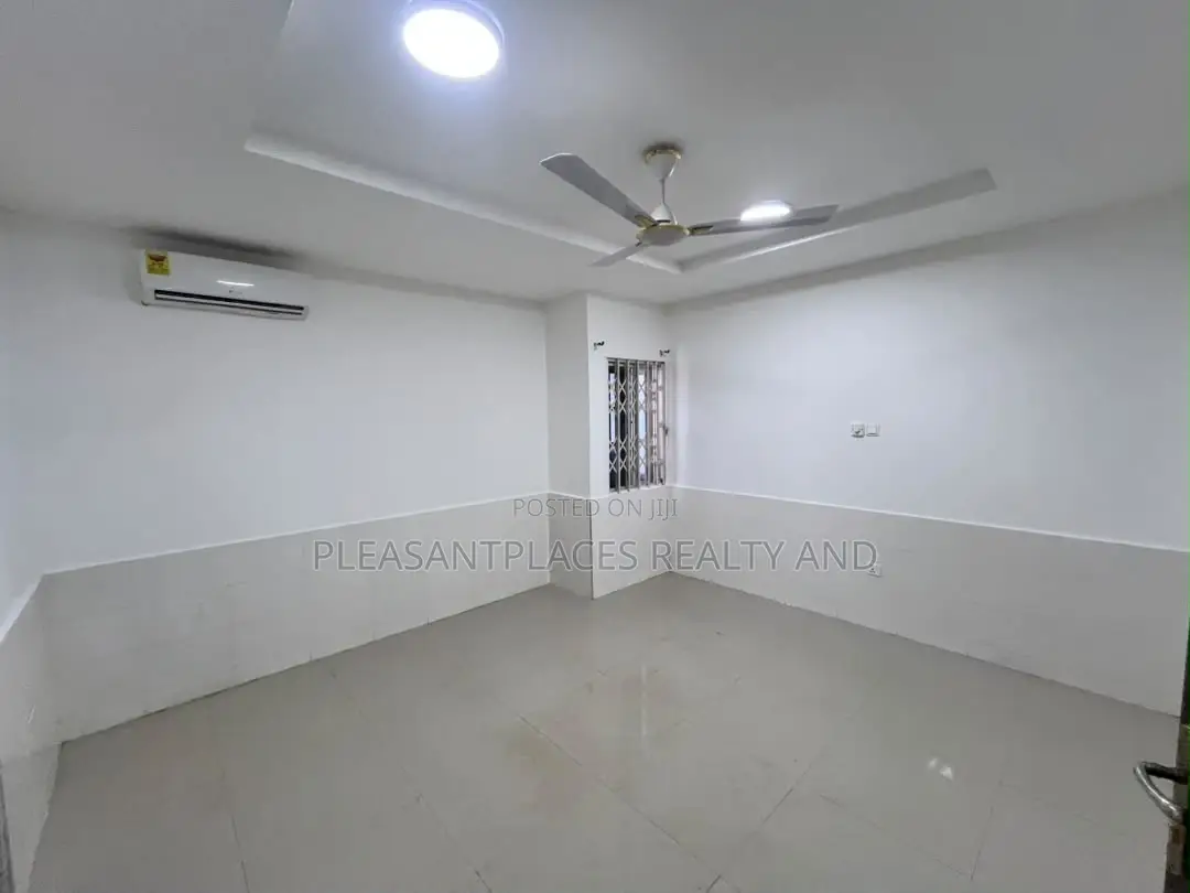 2bdrm Apartment in Pleasantplaces And, East Legon for rent