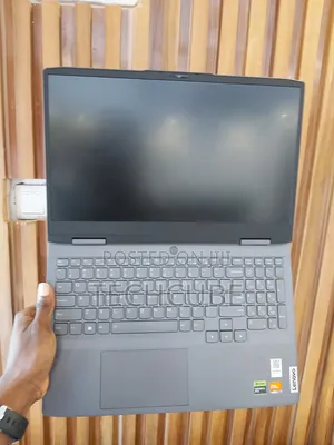 Laptop Lenovo LOQ 15AHP10 8GB AMD Ryzen 7 SSD 512GB