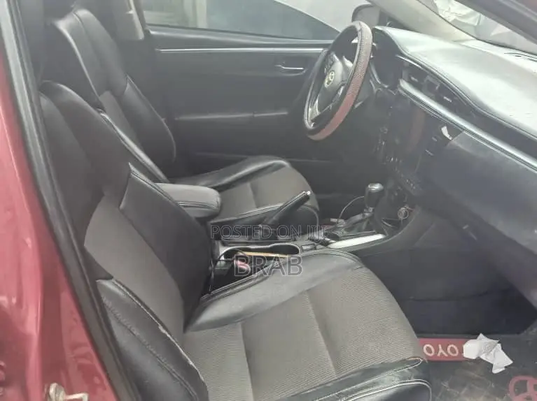 Toyota Corolla S 4dr Sedan (1.8L 4cyl CVT) 2015 Red