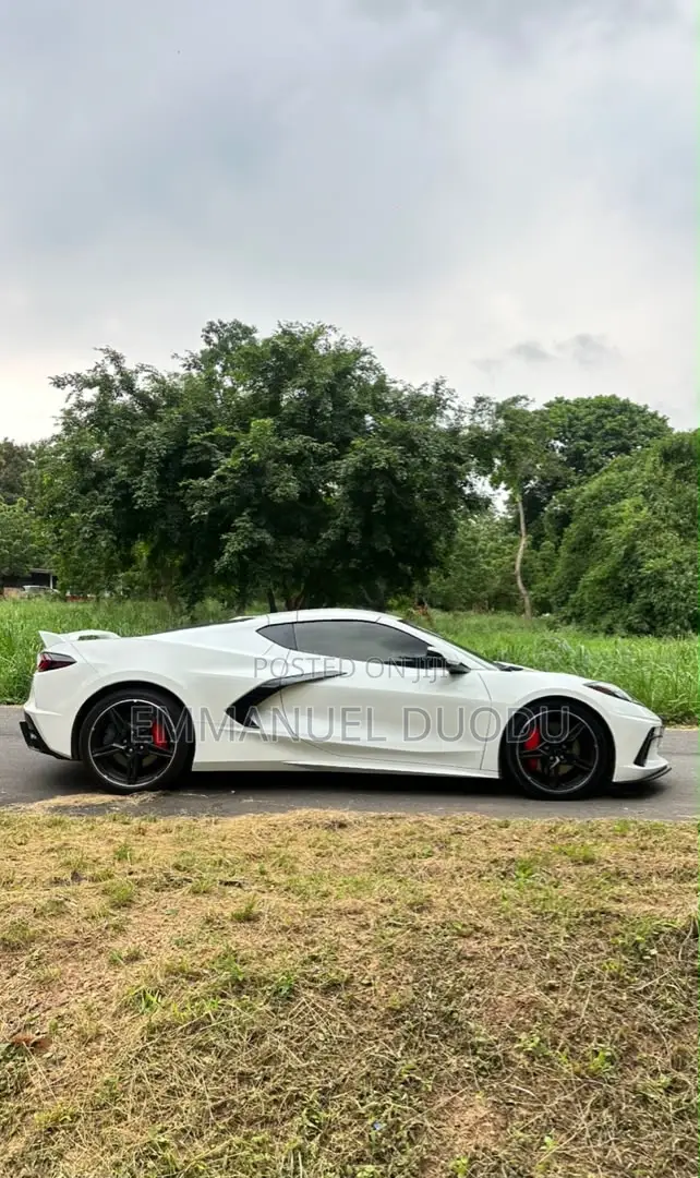 Chevrolet Corvette 2022 White