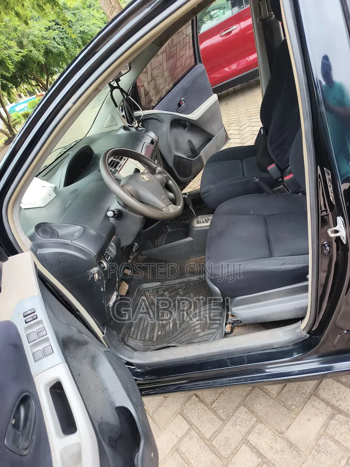 Toyota Vitz 2010 Black