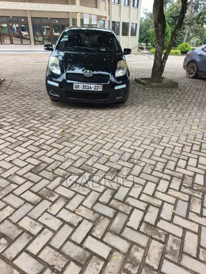 Toyota Vitz 2010 Black