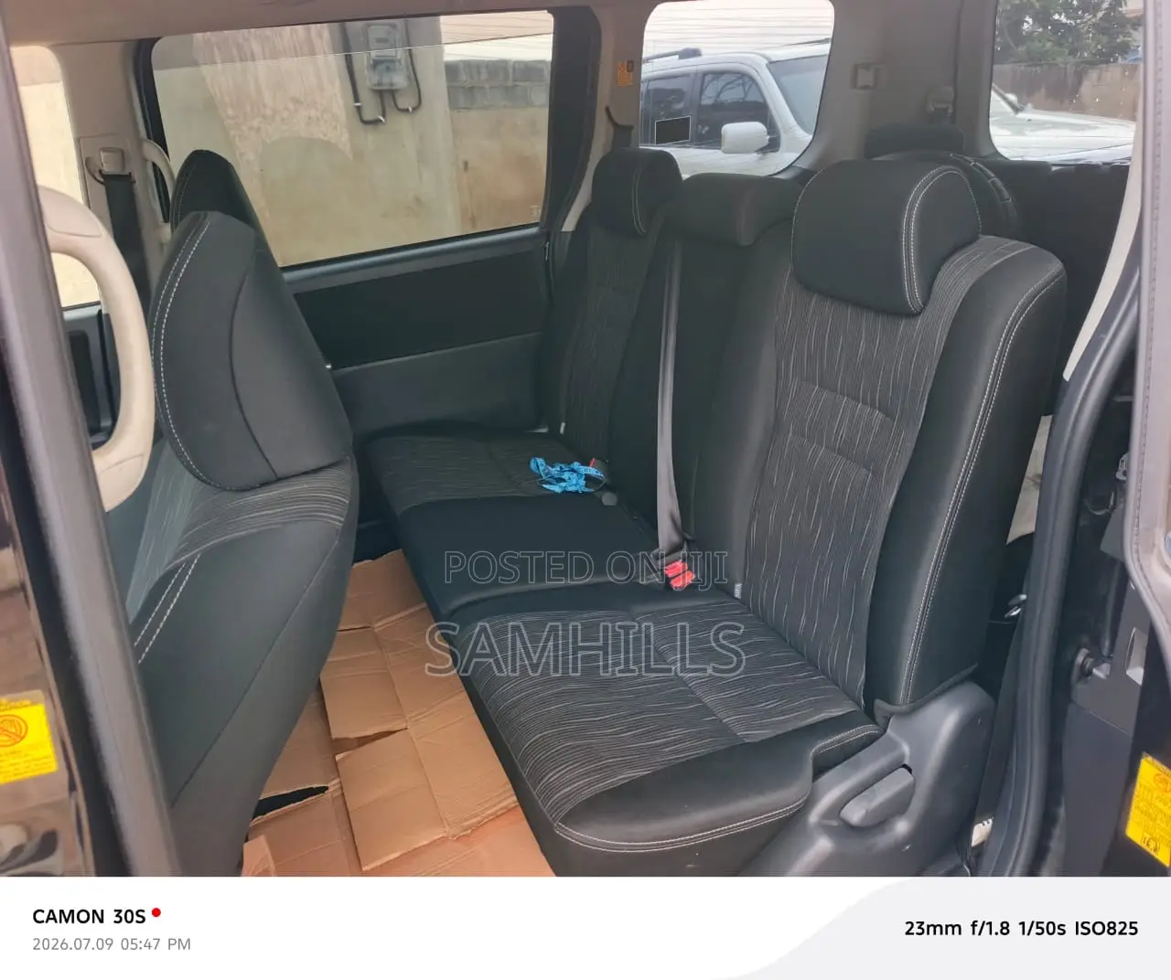 Toyota Voxy X 4WD 7-Seater 2015 Black