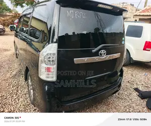 Toyota Voxy X 4WD 7-Seater 2015 Black