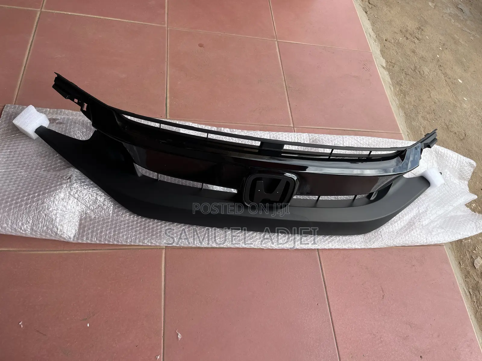 Honda Civic 19 Top Shell /Grille Black.