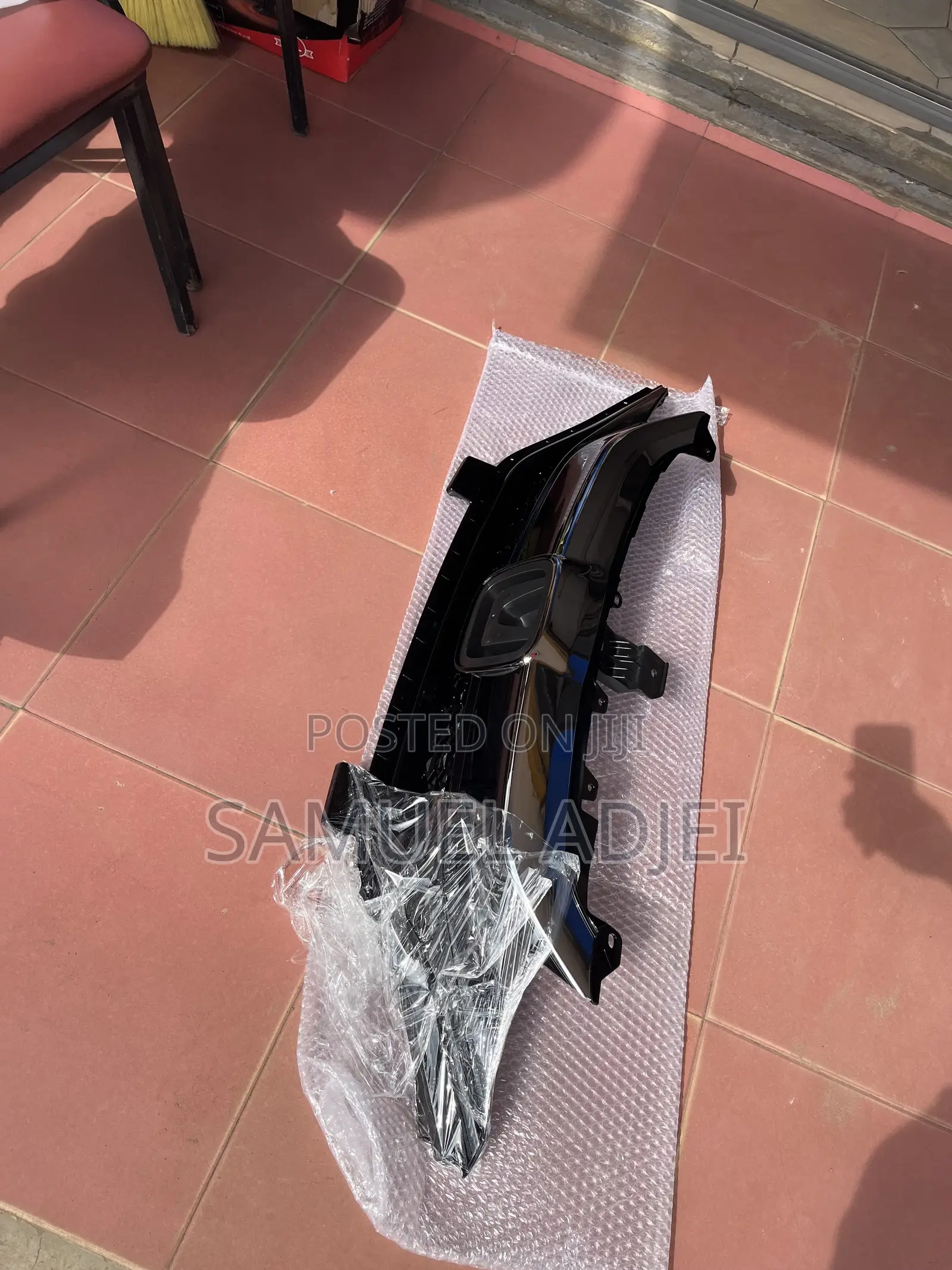 Honda Fit 18 Top Grille/Shells