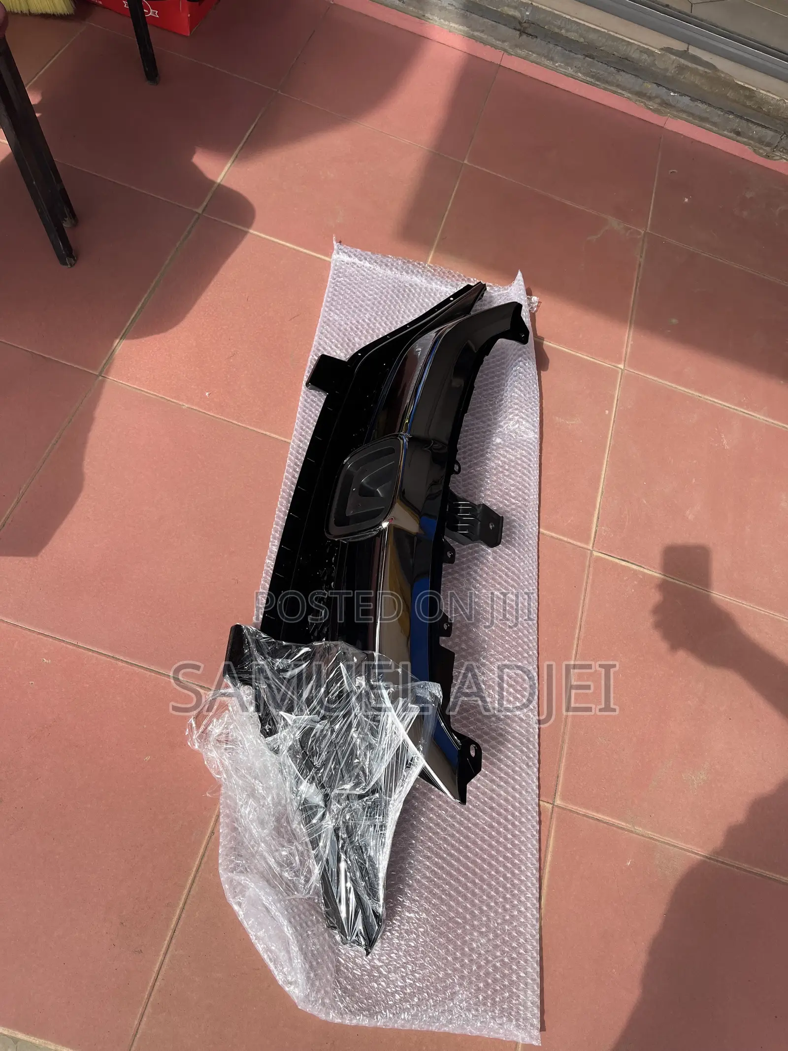 Honda Fit 18 Top Grille/Shells