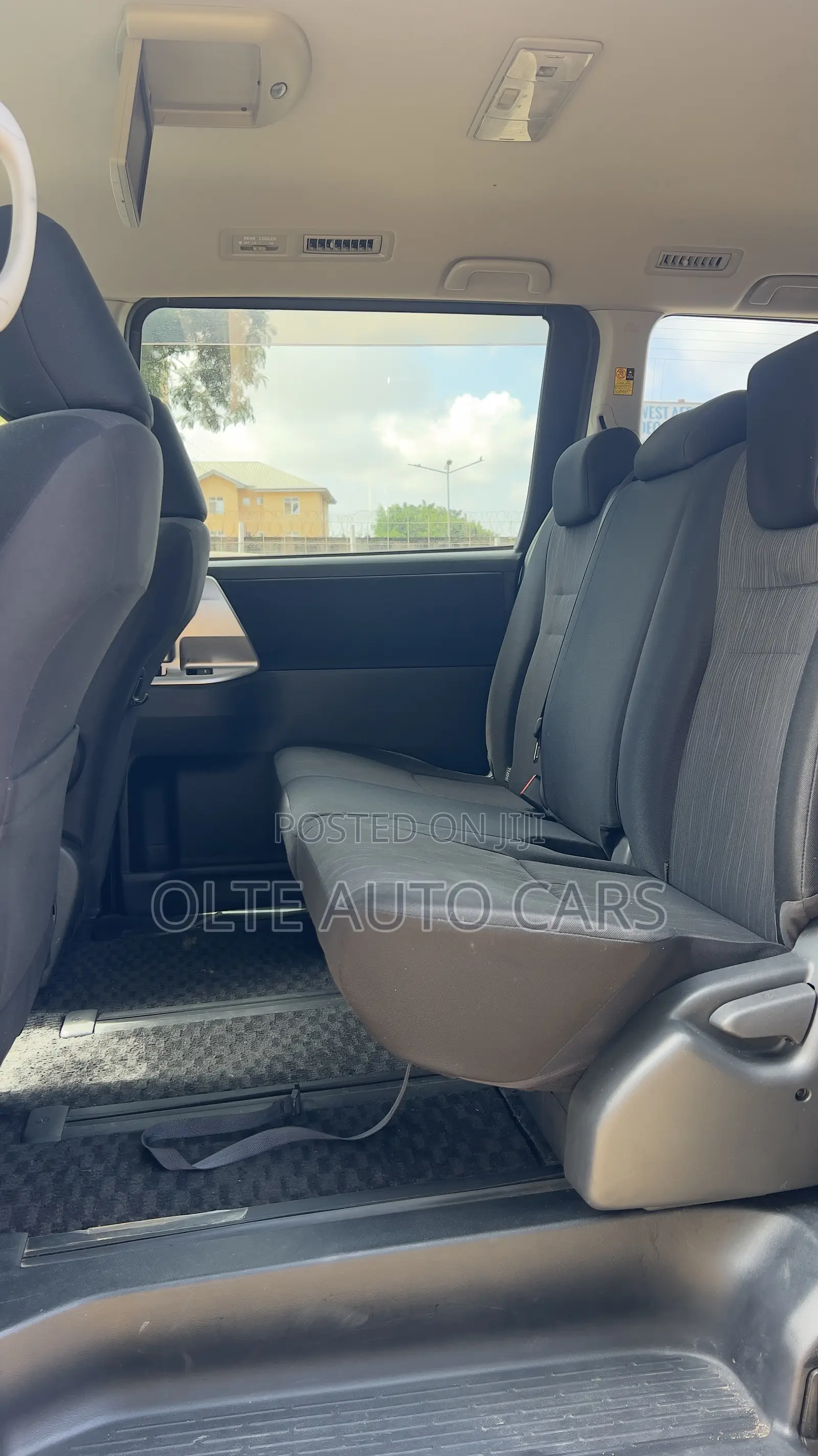 Toyota Voxy V 2WD 8-Seater 2010 Black
