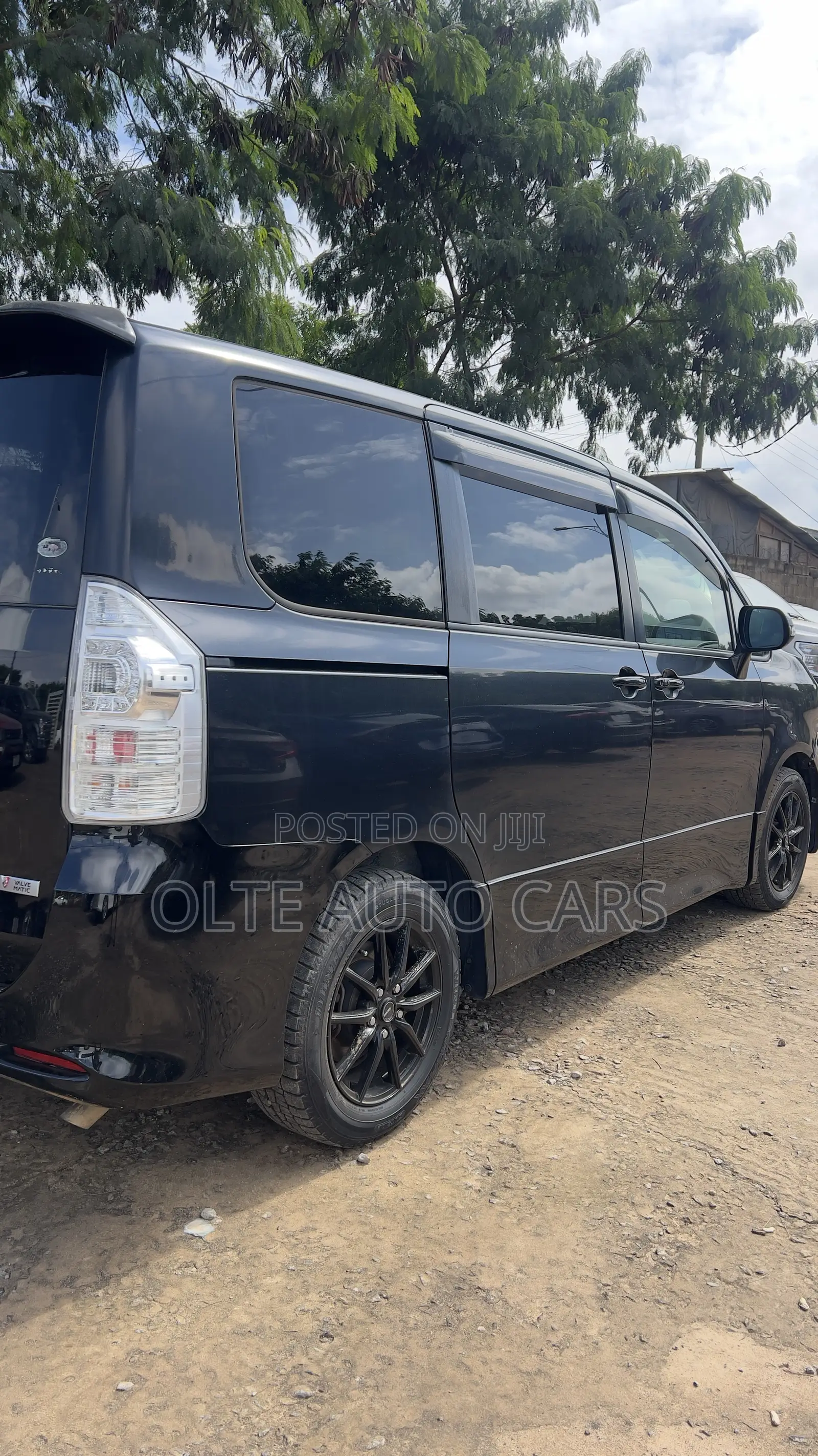 Toyota Voxy V 2WD 8-Seater 2010 Black