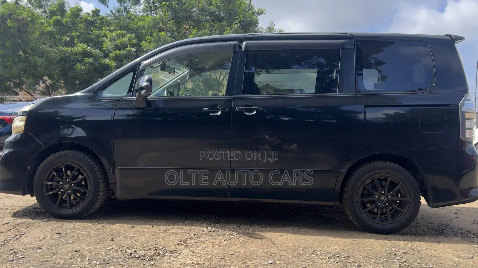 Toyota Voxy V 2WD 8-Seater 2010 Black