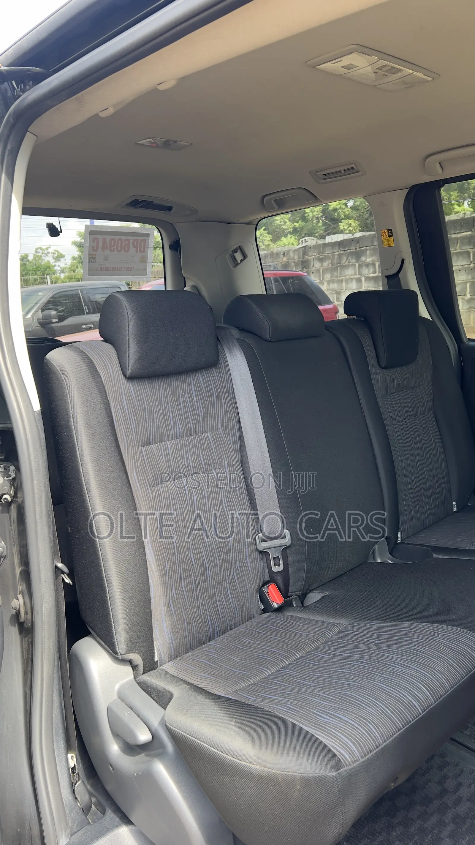 Toyota Voxy V 2WD 8-Seater 2010 Black