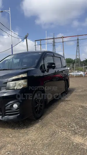 Toyota Voxy V 2WD 8-Seater 2010 Black