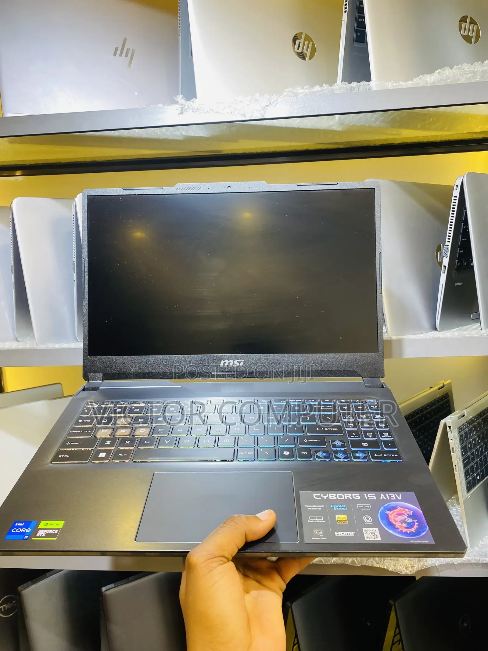 Laptop MSI Cyborg 15 24GB Intel Core i7 SSD 1T