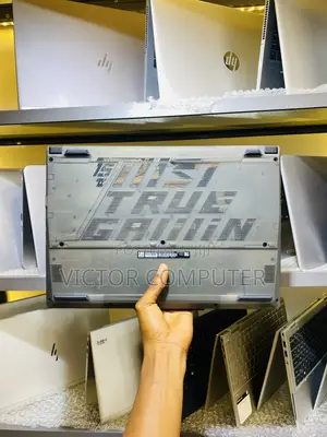Laptop MSI Cyborg 15 24GB Intel Core i7 SSD 1T