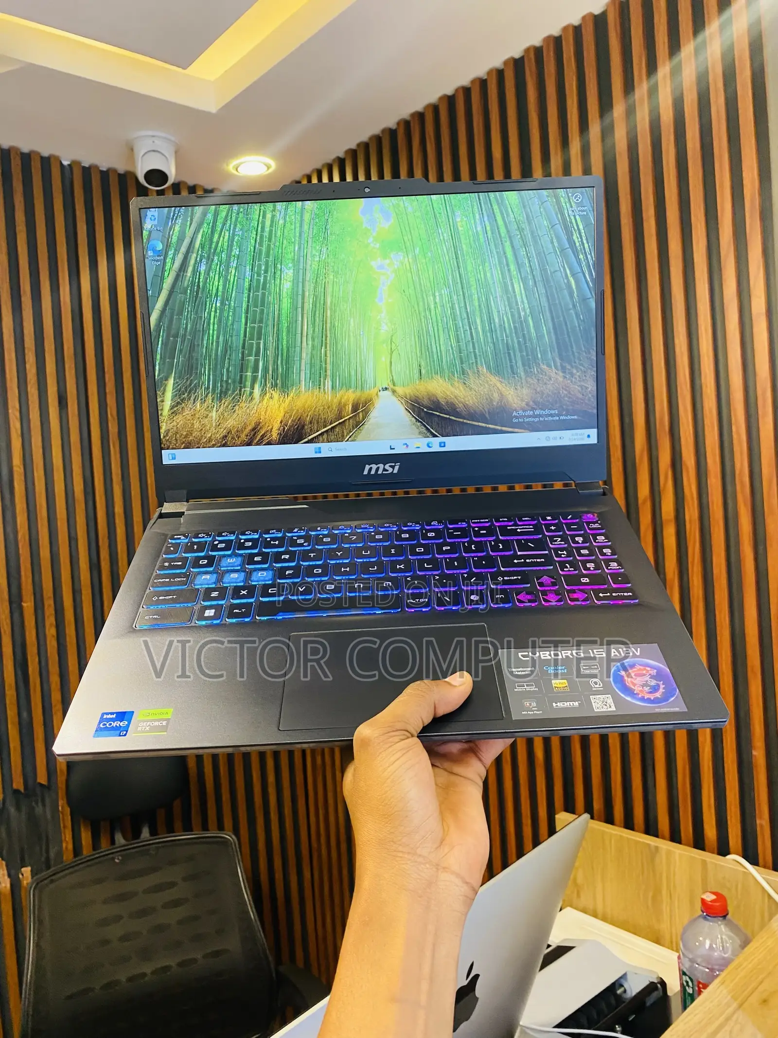 Laptop MSI Cyborg 15 24GB Intel Core i7 SSD 1T
