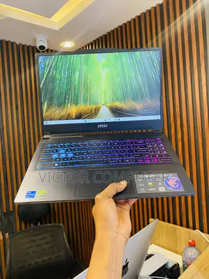 Laptop MSI Cyborg 15 24GB Intel Core i7 SSD 1T