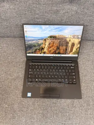 Laptop Dell Latitude 13 7370 8GB Intel Core M SSD 256GB