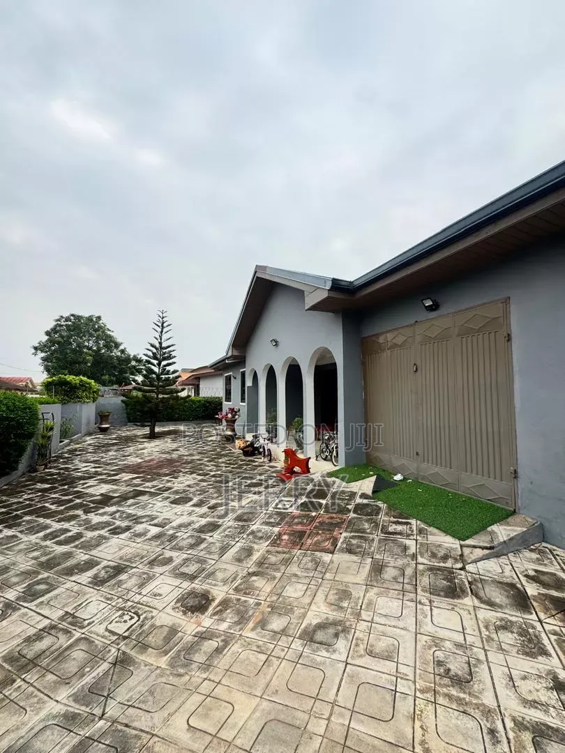 4bdrm House in Sakumono for rent