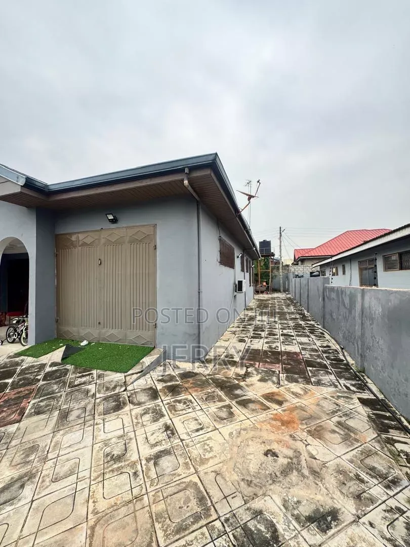 4bdrm House in Sakumono for rent