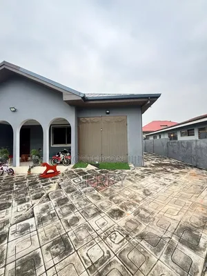 4bdrm House in Sakumono for rent