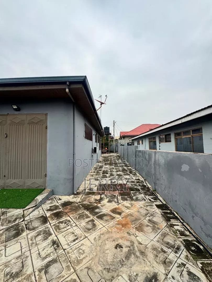 4bdrm House in Sakumono for rent