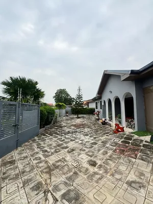 4bdrm House in Sakumono for rent