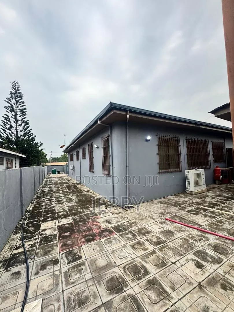 4bdrm House in Sakumono for rent