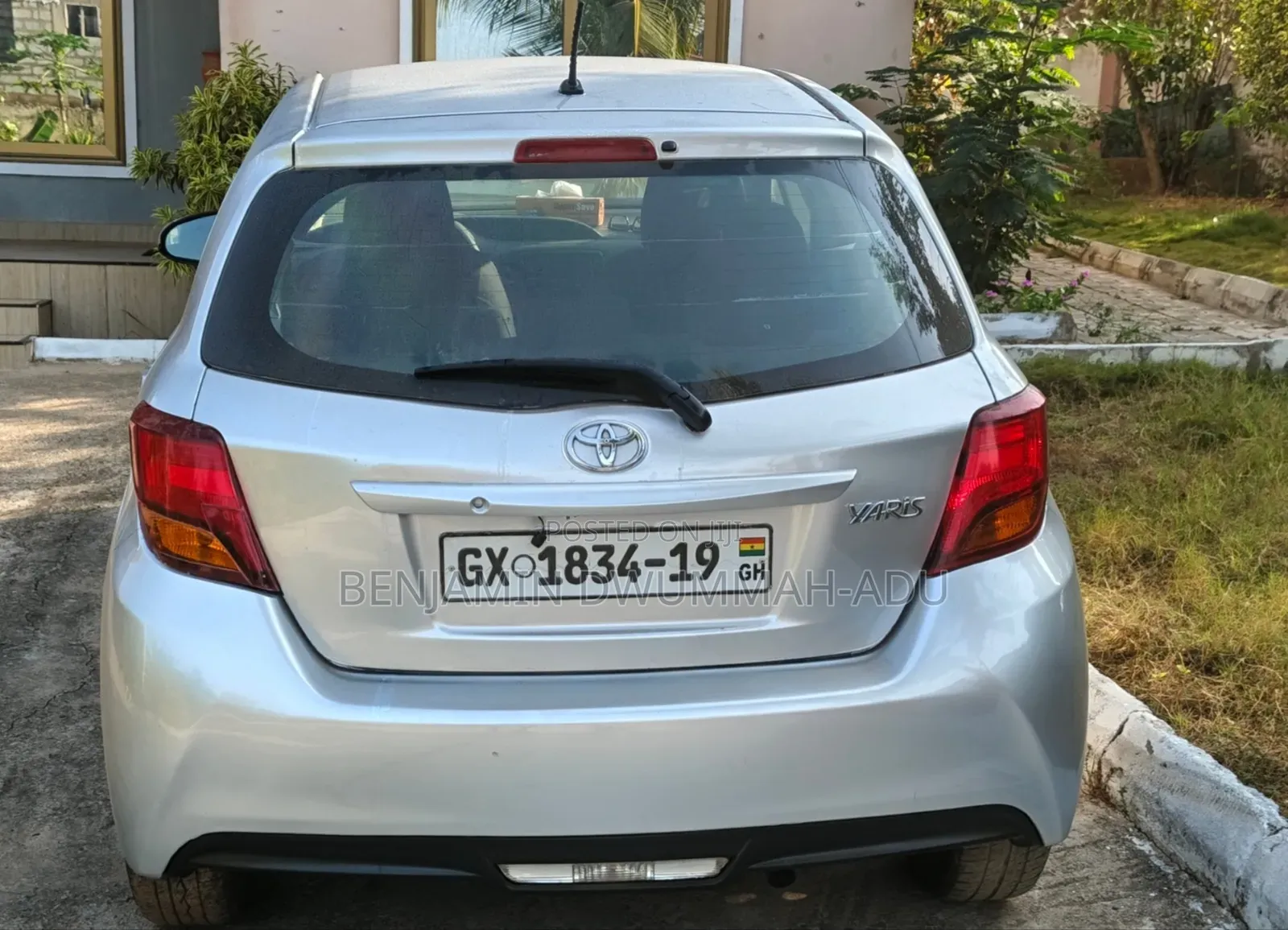 Toyota Yaris 2016 Gray