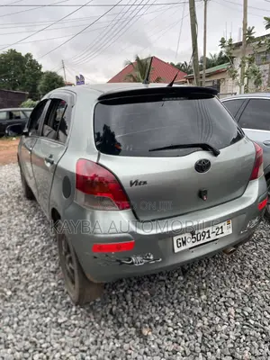 Toyota Vitz 2010 Blue