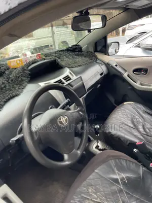 Toyota Vitz 2010 Blue